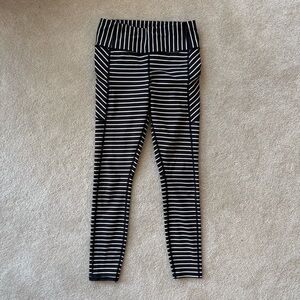 Athleta Contender 7/8 tight, stripe size XS